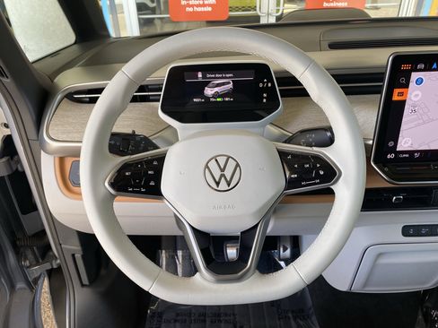 Certified 2025 Volkswagen ID. Buzz 1st Edition RWD image 28