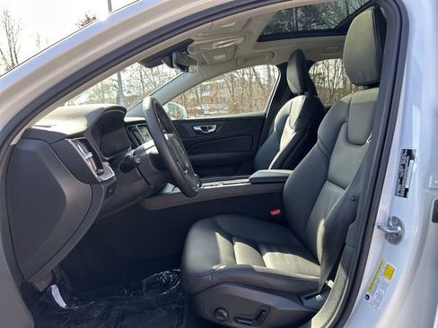 Certified 2025 Volvo V60 B5 Cross Country Plus image 18