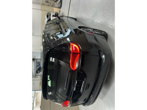 Used 2020 Chrysler Pacifica Touring w/ S Appearance Package FWD image 3