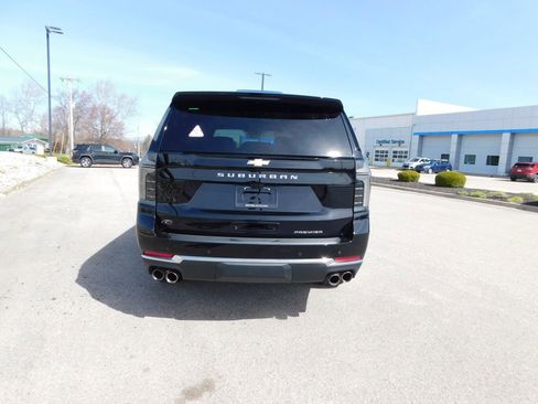 Used 2025 Chevrolet Suburban Premier image 4