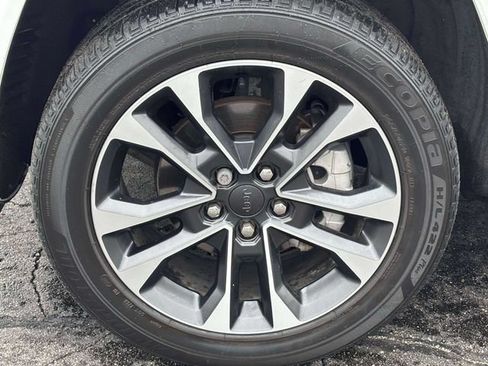 Used 2023 Jeep Grand Cherokee Overland w/ MOPAR Finishing Package AWD/4WD image 31