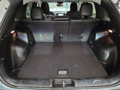 Used 2022 Jeep Cherokee Latitude Lux FWD image 42