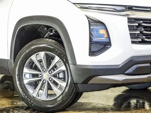 New 2026 Chevrolet Equinox LT w/ Convenience Package II image 4