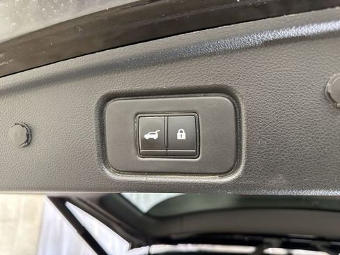 Used 2022 Nissan Pathfinder SL w/ SL Premium Package image 28