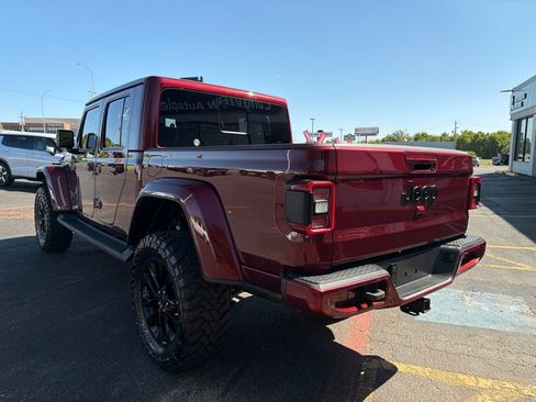 Used 2021 Jeep Gladiator Overland AWD/4WD image 9