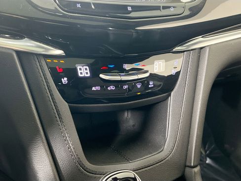 Used 2021 Cadillac XT6 Premium Luxury image 15