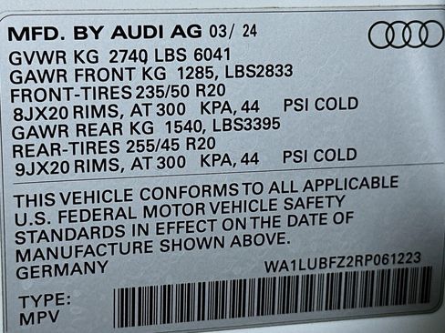 Used 2024 Audi Q4 e-tron Premium Plus w/ Premium Plus AWD/4WD image 24