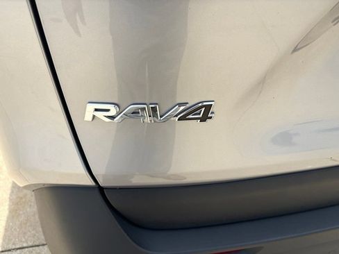 Used 2025 Toyota RAV4 XLE AWD/4WD image 24