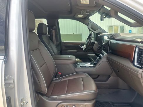 Used 2024 GMC Sierra 3500 Denali w/ Denali Reserve Package AWD/4WD image 29