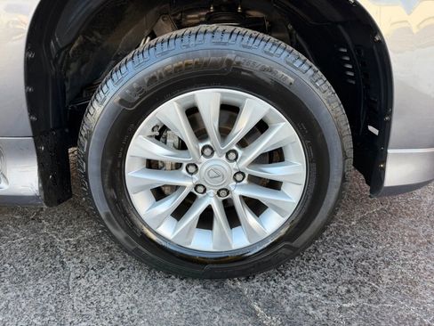 Used 2017 Lexus GX 460 image 24