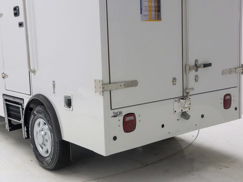 Used 2023 Ford E-350 and Econoline 350 Super Duty w/ Power Windows & Locks Group RWD image 9