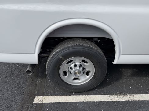 New 2026 Chevrolet Express 2500 Extended RWD image 8