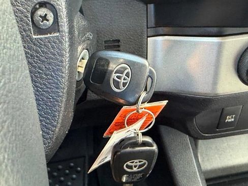 Used 2019 Toyota Tacoma SR AWD/4WD image 30