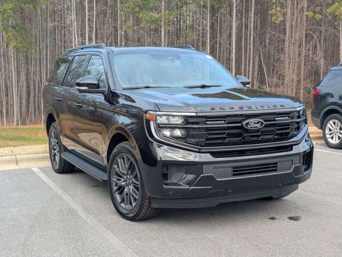 New 2026 Ford Expedition Platinum w/ Stealth Appearance Package image 2