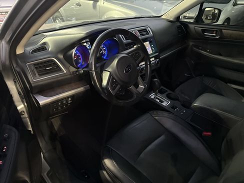 Used 2017 Subaru Outback 2.5i Limited AWD/4WD image 3