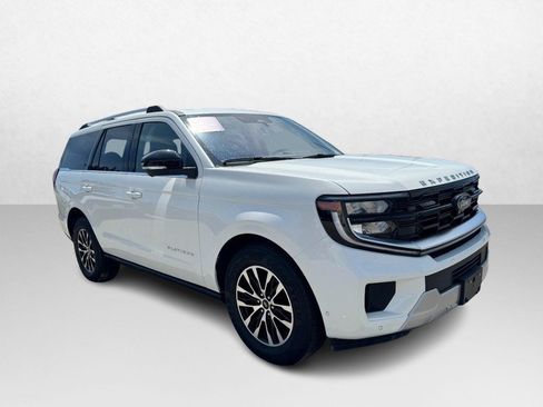 Used 2025 Ford Expedition Platinum AWD/4WD image 3