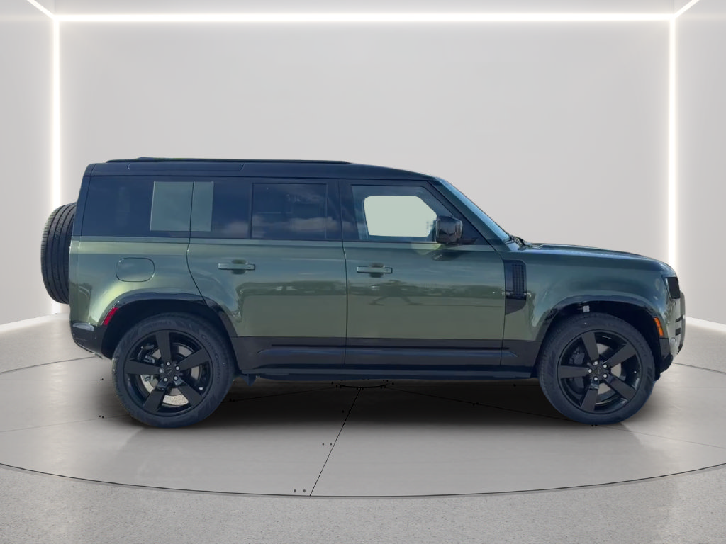 New 2026 Land Rover Defender 110 X-Dynamic SE AWD/4WD image 4