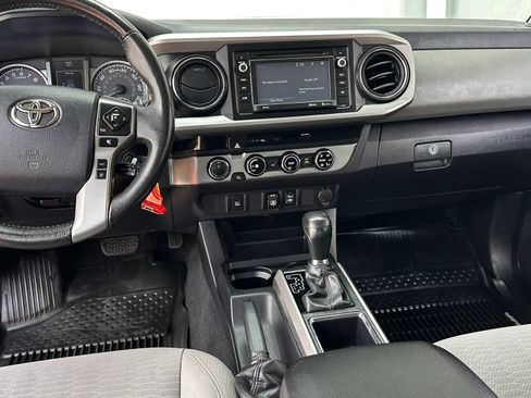 Used 2018 Toyota Tacoma SR5 image 14