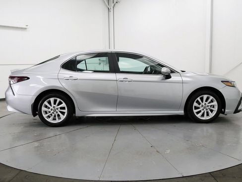 Used 2024 Toyota Camry SE FWD image 8