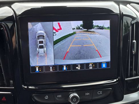Used 2022 Chevrolet Traverse Premier AWD/4WD image 30
