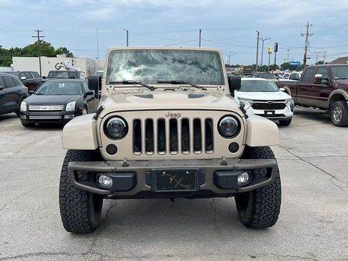 Used 2016 Jeep Wrangler Unlimited Sahara AWD/4WD image 2