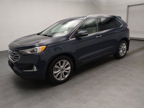 Used 2019 Ford Edge Titanium w/ Cold Weather Package AWD/4WD image 2