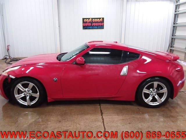 Used 2009 Nissan 370Z Touring RWD image 2