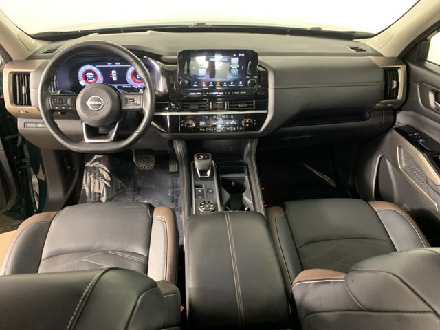 Used 2025 Nissan Pathfinder Platinum w/ Lighting Package (N93) AWD/4WD image 28