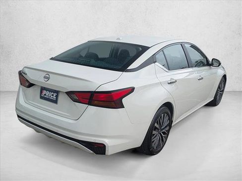 Used 2025 Nissan Altima 2.5 SV image 5