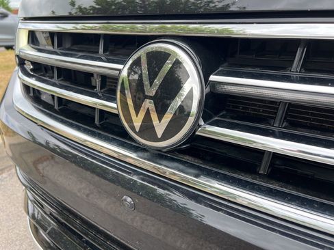 Used 2022 Volkswagen Tiguan SEL R-Line AWD/4WD image 10
