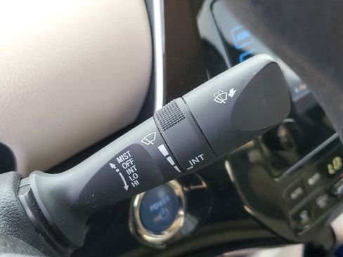 Used 2017 Toyota Prius Two image 19