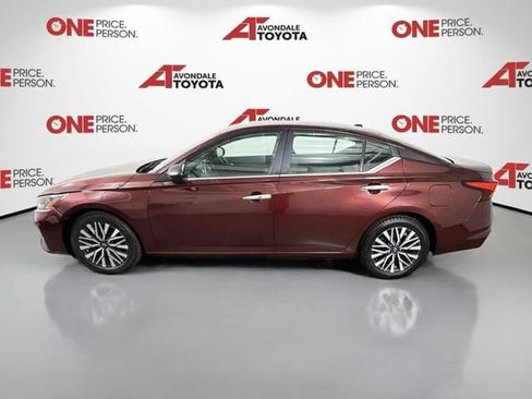 Used 2024 Nissan Altima 2.5 SV FWD image 4