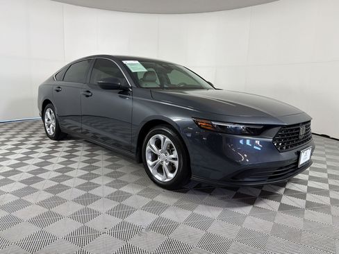 Used 2025 Honda Accord LX image 7
