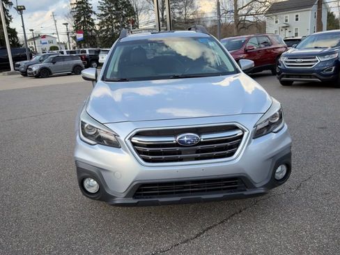 Used 2018 Subaru Outback 2.5i Limited image 3