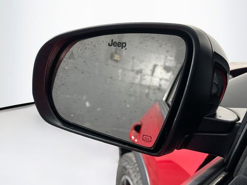 Used 2025 Jeep Compass Trailhawk AWD/4WD image 16