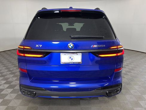 Used 2025 BMW X7 M60i w/ Climate Comfort Package image 8