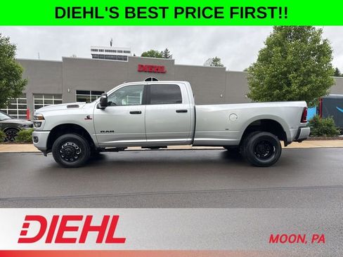 New 2026 RAM 3500 Big Horn AWD/4WD image 4