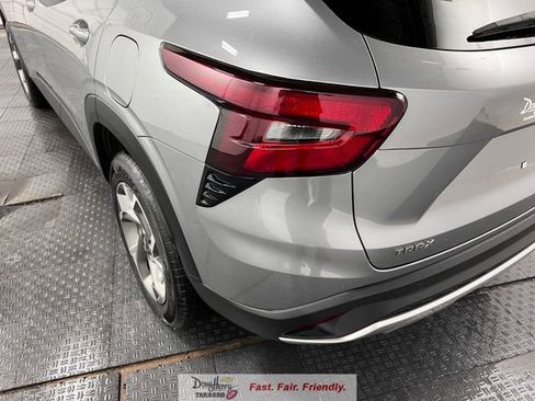 Used 2025 Chevrolet Trax LT image 13