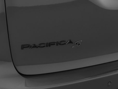 Used 2023 Chrysler Pacifica Limited w/ S Appearance Package FWD image 16