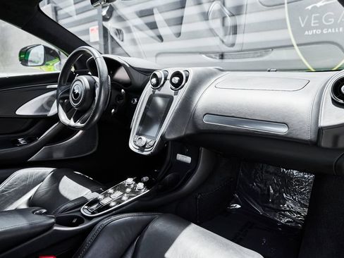 Used 2023 McLaren GT RWD image 40