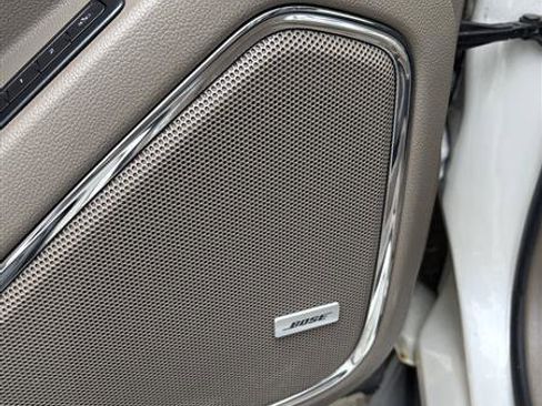 Used 2015 Chevrolet Suburban LT w/ Luxury Package image 9