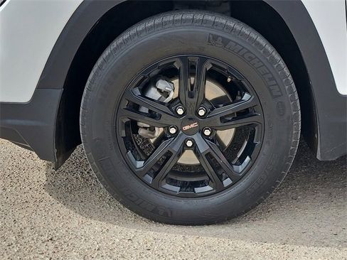 Used 2023 GMC Terrain AT4 image 9