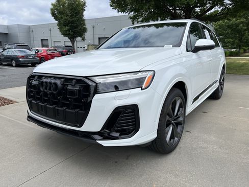 Certified 2026 Audi Q7 3.0T Prestige w/ Prestige Package AWD/4WD image 5