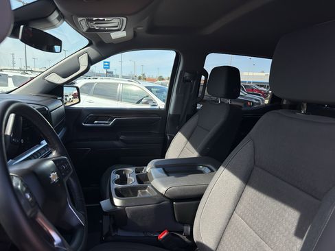 Used 2024 Chevrolet Silverado 1500 LT image 29