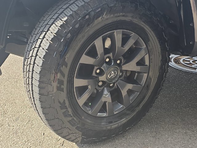 Used 2021 Toyota Tacoma SR5 w/ SR5 Appearance Package (SM) RWD image 31