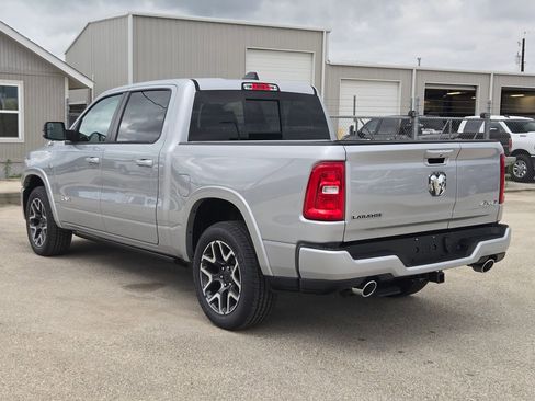 New 2026 RAM 1500 Laramie AWD/4WD image 5
