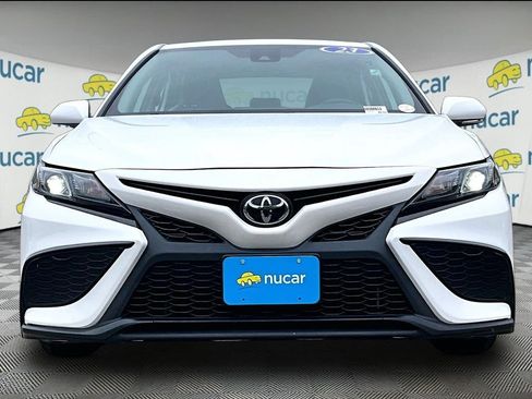 Used 2023 Toyota Camry SE FWD image 2