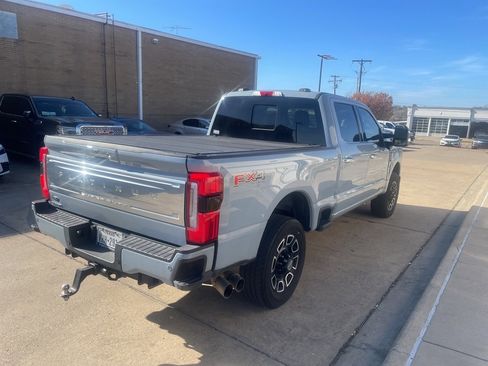 Used 2024 Ford F250 Platinum w/ FX4 Off-Road Package image 3