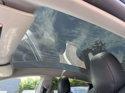 Used 2020 Tesla Model Y Long Range AWD/4WD image 22
