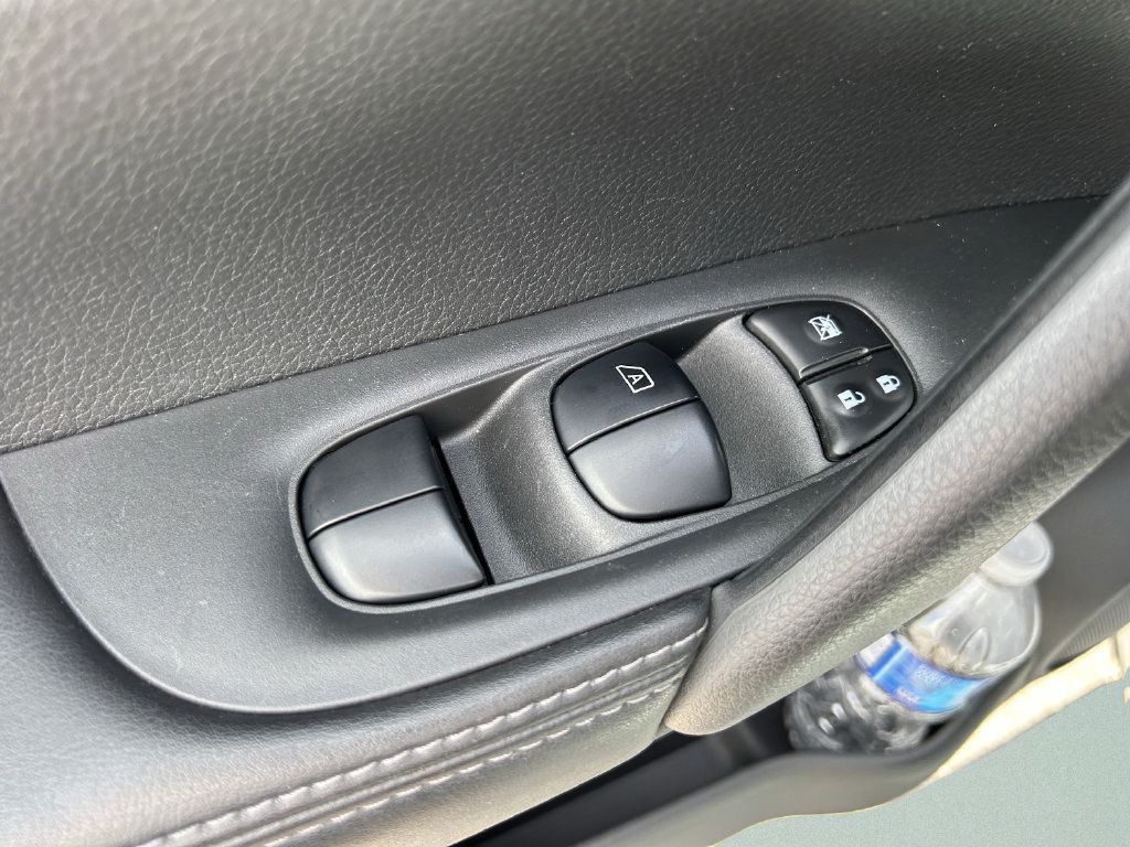 Used 2021 Nissan Rogue Sport SL w/ Premium Package FWD image 22
